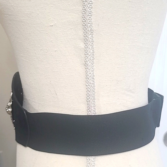 Bebe Belt Size Small stretch to fit up to size Lrg - Picture 3 of 6